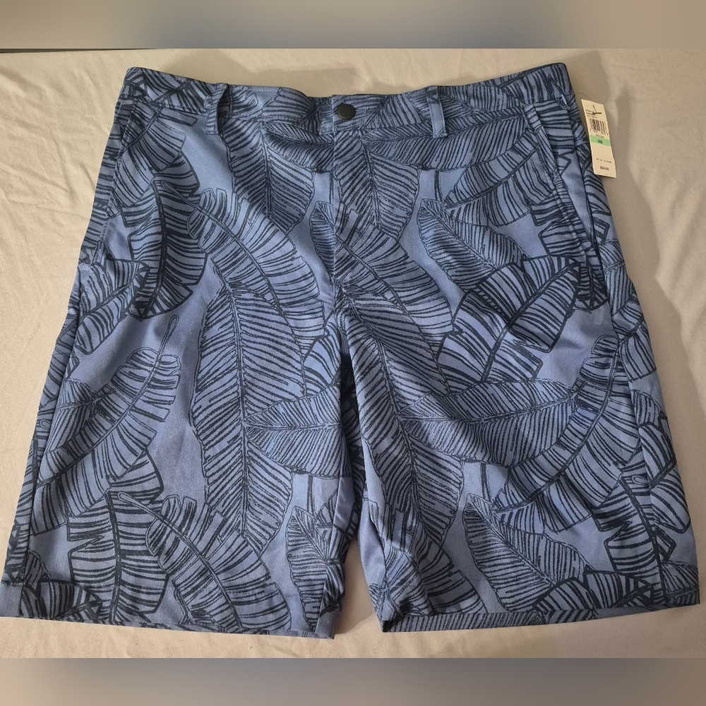 NWT Van Heusen Casual Short - Flat Front - Straight Fit - Men's 34